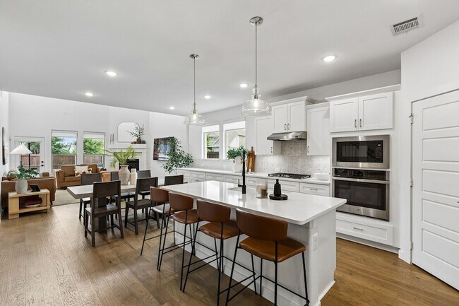 Foto del edificio - 521 Remington Rd