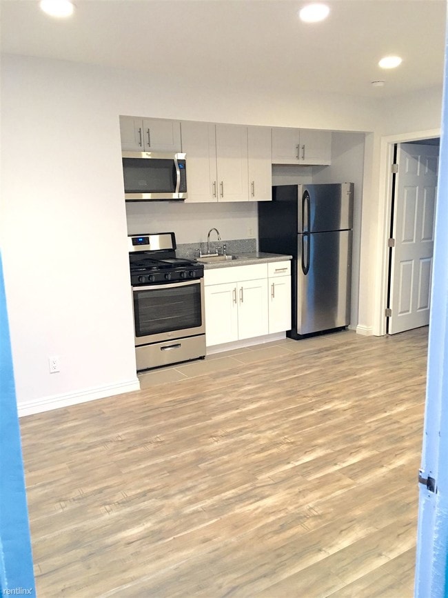 Building Photo - 1415 Encino Ave