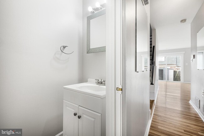 Building Photo - 207 Kimberly Way
