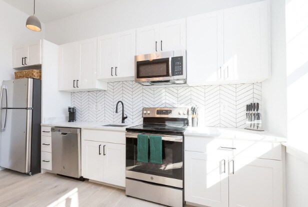 Foto principal - The Courtland at 421 Saint Paul Place