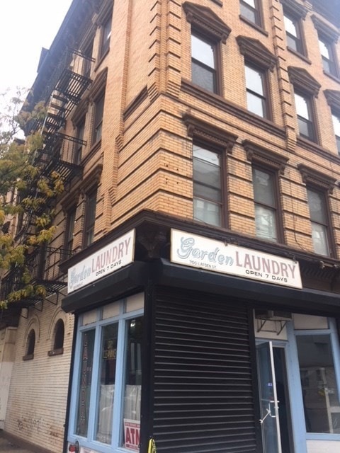 Building Photo - 300 Garden St