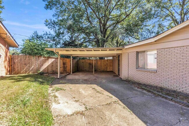 Building Photo - 1130 Wheaton St