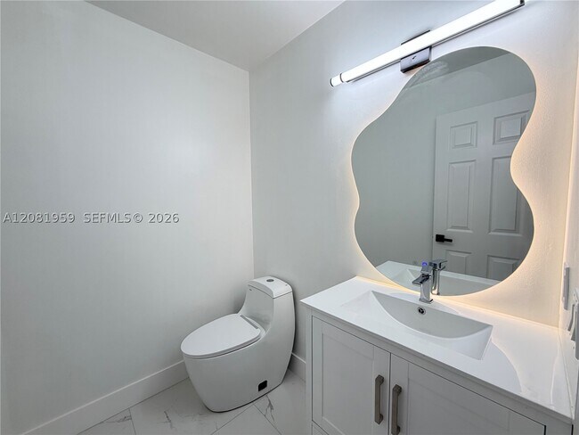 Building Photo - 2029 Greenview Cove Dr