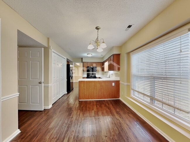 Building Photo - 4404 Garden Club St