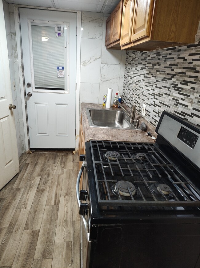 Foto del edificio - 688 Communipaw Ave