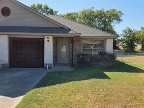 Building Photo - 145 N Meadows Dr