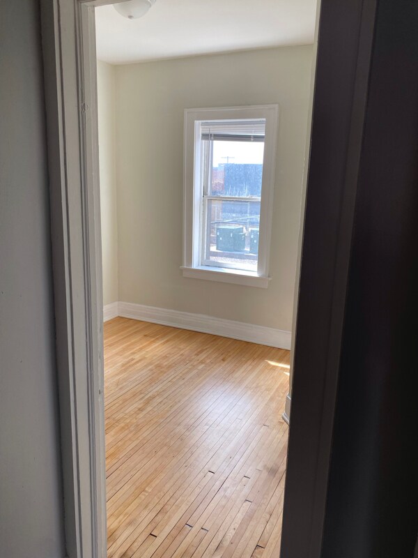 Foto del edificio - 117-129 N 2nd Ave E