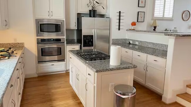 Building Photo - 5016 Lillian St