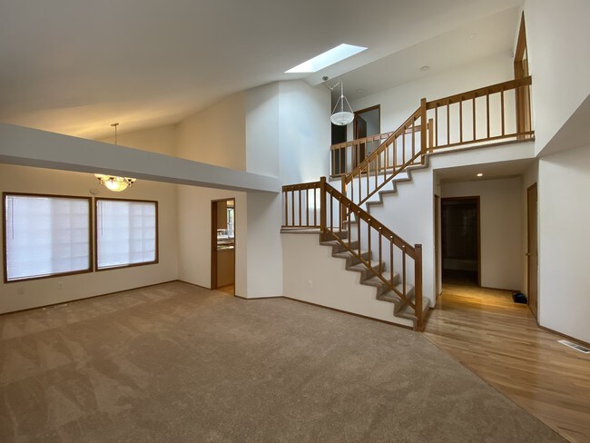 Building Photo - 648 S 32nd Pl