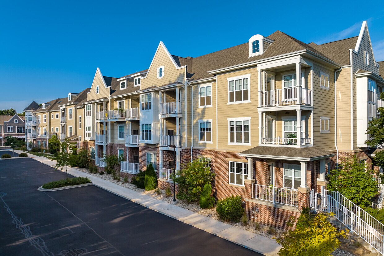 Hartland Riverwalk 208 E Capitol Dr Hartland, WI 53029