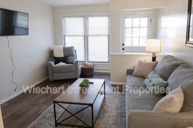 Building Photo - 2586 E Bluelick Rd