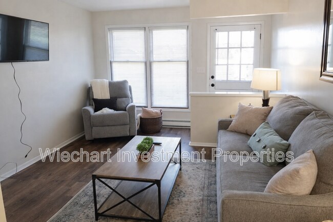 Foto del edificio - 2586 E Bluelick Rd