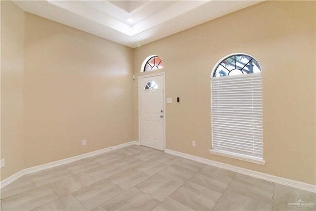 Foto del edificio - 28 N Champagne