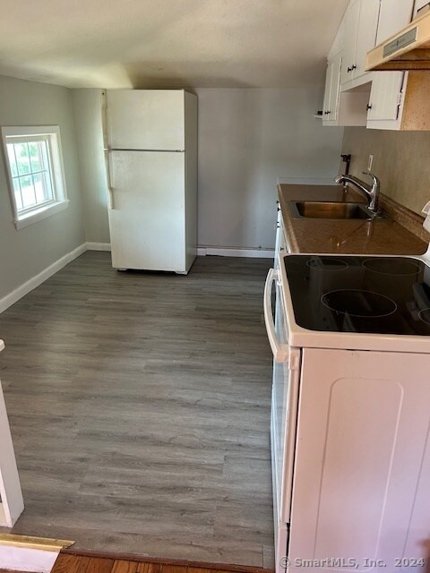 Building Photo - 189 Divinity St