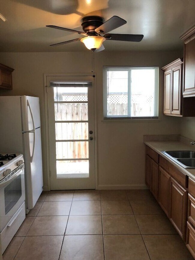Foto del edificio - Adorable 2 bed 1 bath home near Downtown V...