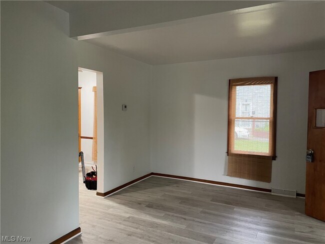 Building Photo - 548 Winans Ave