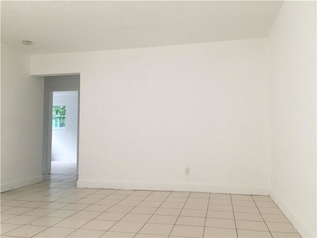 Building Photo - 2459 NE 183rd St