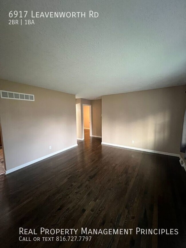 Foto del edificio - Recently Renovated 2 Bedroom 1 Bath Townho...