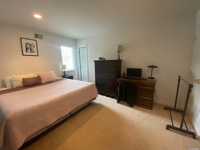 Building Photo - 31 Marwood Rd S