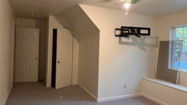 Foto del edificio - 14385 Holmwood Dr