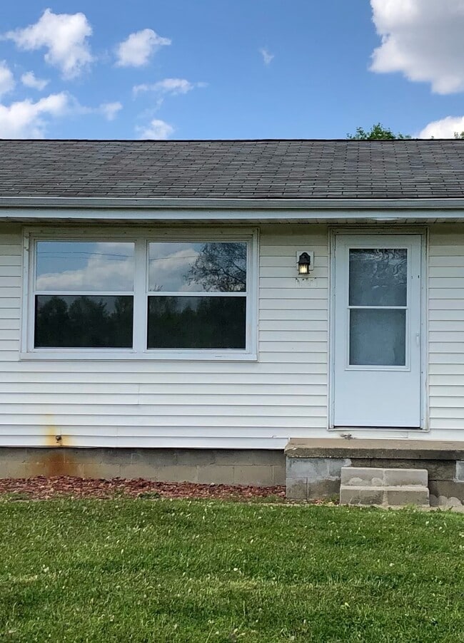 Building Photo - 134-136 Fauber Ln