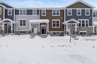 Building Photo - 406 Red Oak Cir