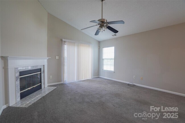 Foto del edificio - 10449 Katie Creek Ct