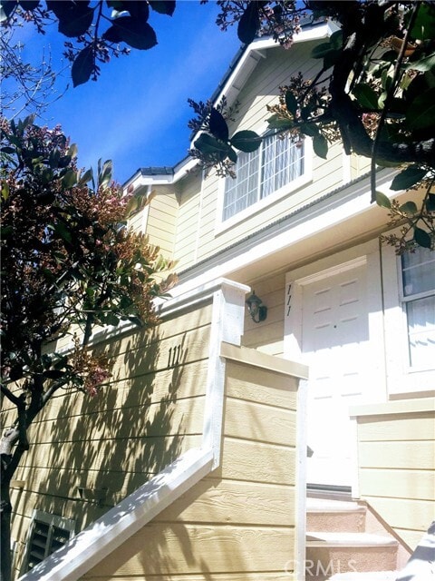 Building Photo - 2800 Plaza del Amo