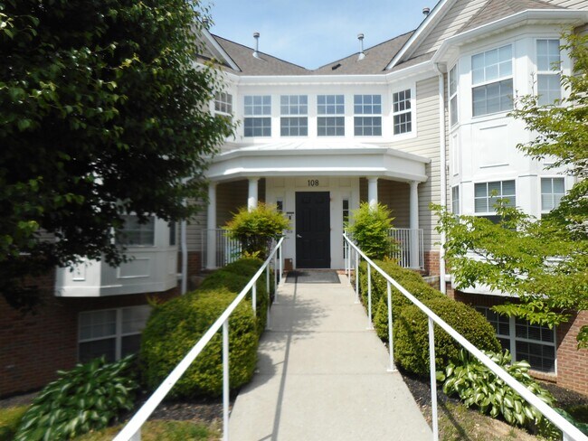 Foto del edificio - 108 Bayland Dr
