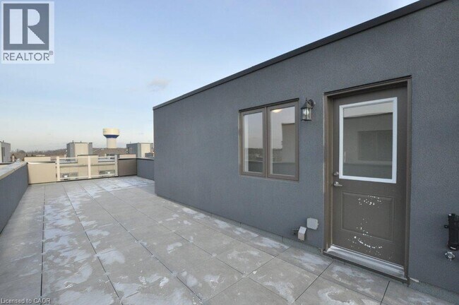 Photo du bâtiment - 261 Skinner Rd