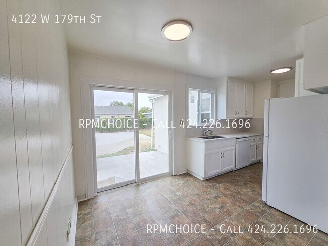 Foto del edificio - 4122 179th St