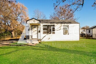 Building Photo - 2309 N Xanthus Ave