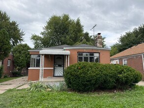 Building Photo - 17928 Chandler Park Dr