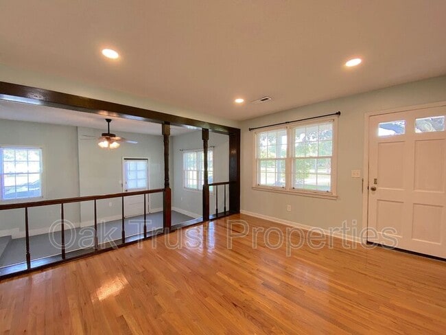 Building Photo - 1305 Ocean View Rd
