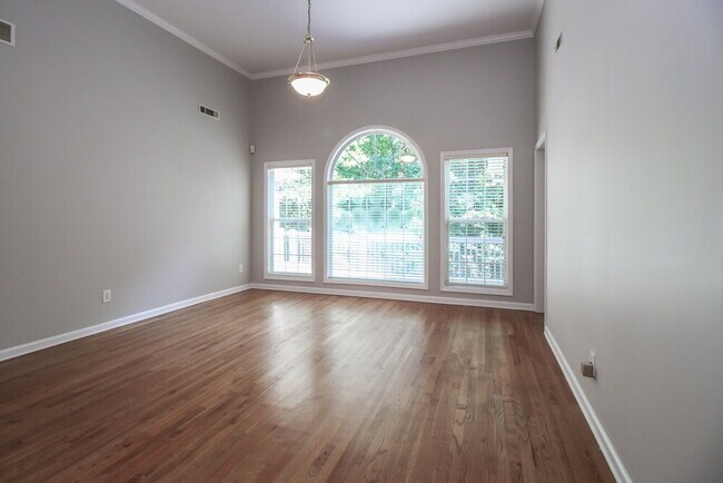 Foto del edificio - 35 Goldfinch Dr