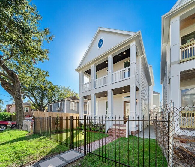 Foto del edificio - 2729 Rutland St