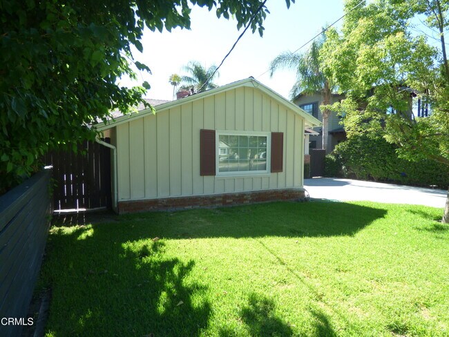 Building Photo - 6038 Shadyglade Ave