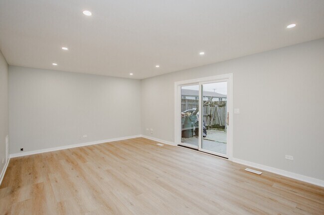 Foto del edificio - 1845 Bristol Walk