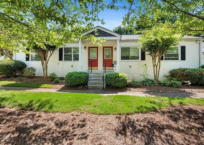 Foto del edificio - 1511 Stone Gate Ln SE