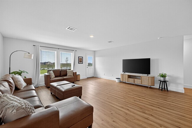 Foto del edificio - 27615 Village Cir Dr