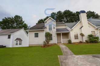 Building Photo - 5923 Dogwood Manor