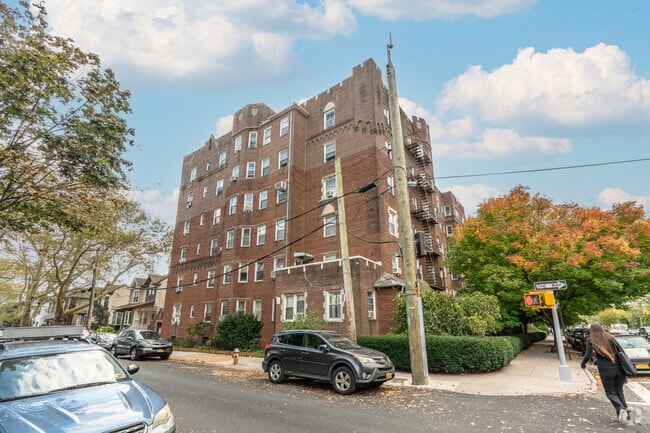 Building Photo - 100 Avenue P