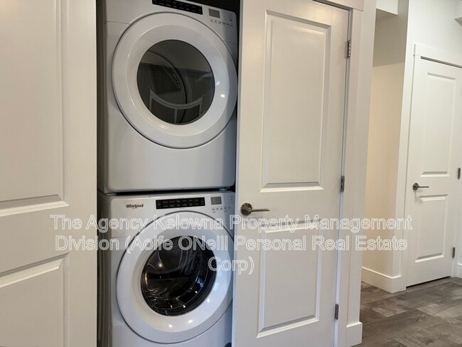 Building Photo - 320 Mills Rd