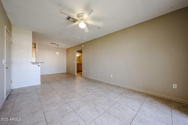Foto del edificio - 1195 N Ash St
