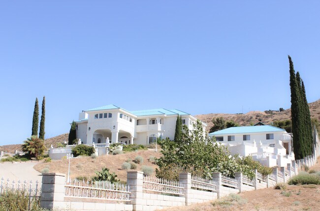 Foto del edificio - 238 Lakeview Dr