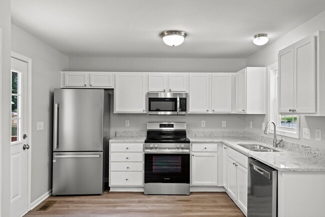 Building Photo - Renovated 3 Bedroom ranch on large lot ava...