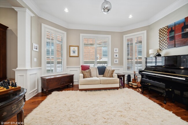 Foto del edificio - 829 W Oakdale Ave