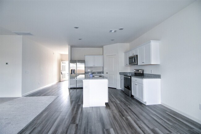 Building Photo - 1052 Water Oak Ln