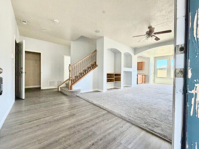 Foto del edificio - Spacious and Gorgeous Townhome in Lehi