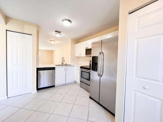 Foto del edificio - 861 Summit Lake Dr